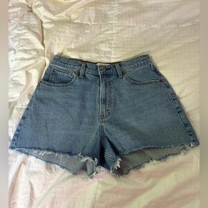 Abercrombie Curve Love High Rise 90s Cutoff Short